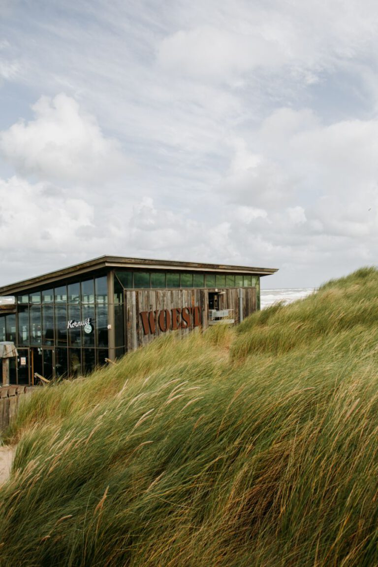 Strand Callantsoog restaurant Woest