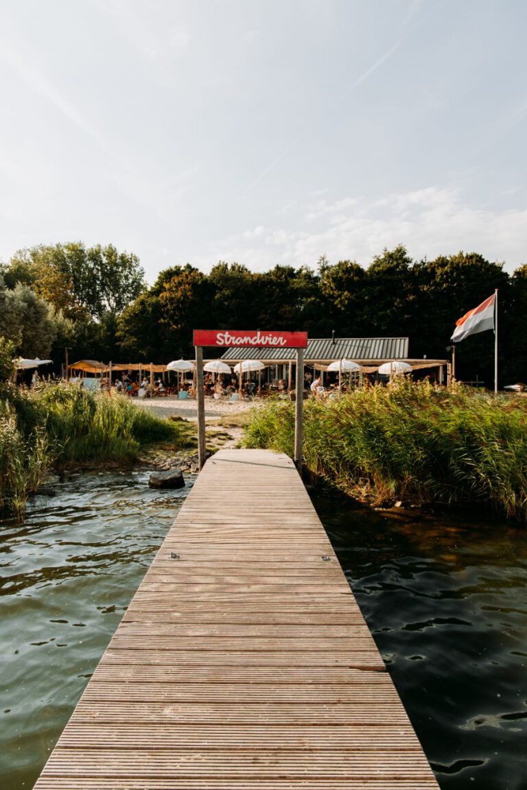 Strandvier Monnickendam Noord-Holland