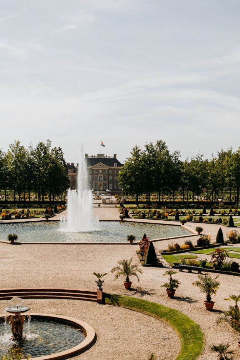 De tuin bij het paleis